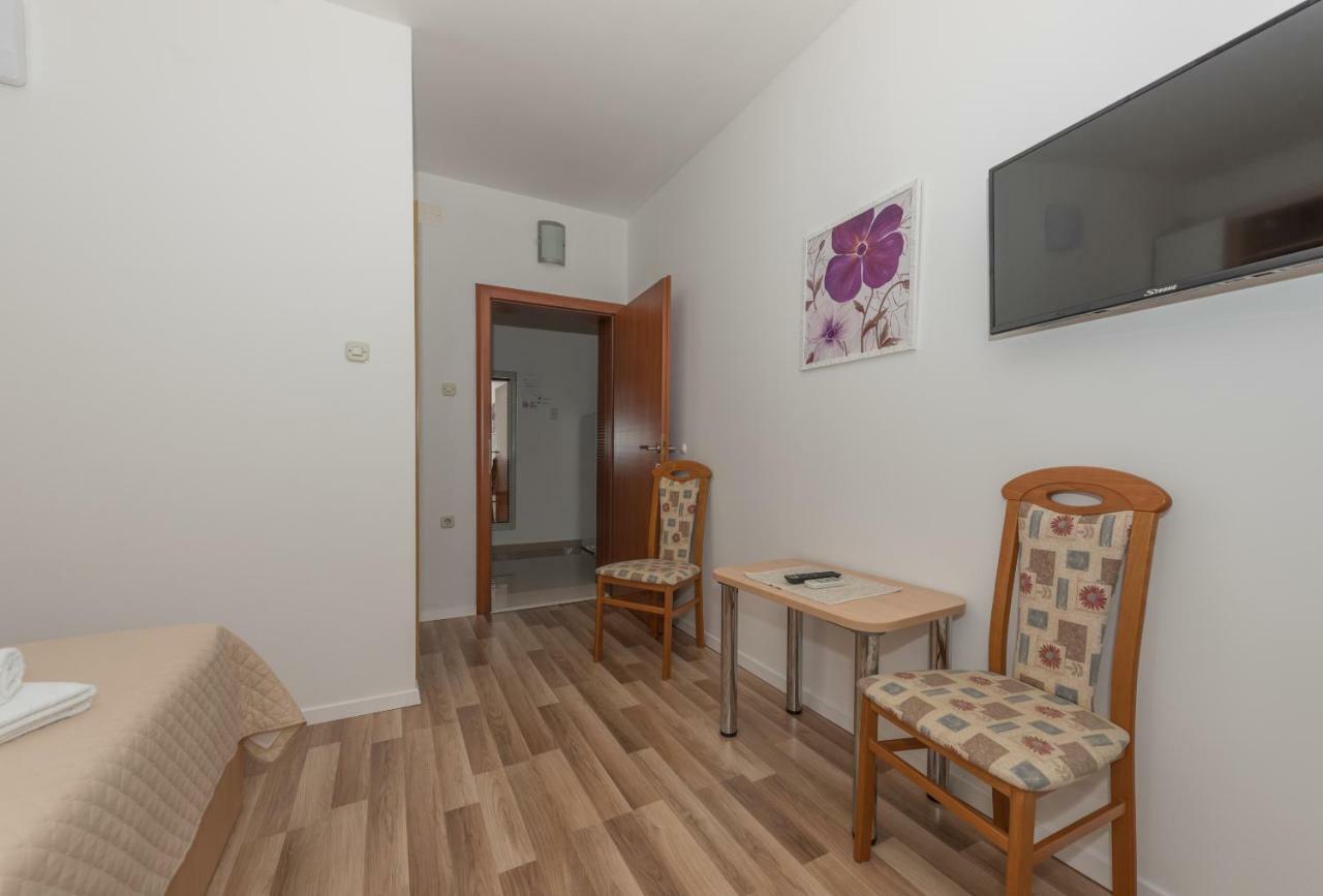 Apartmani Mona Makarska Buitenkant foto