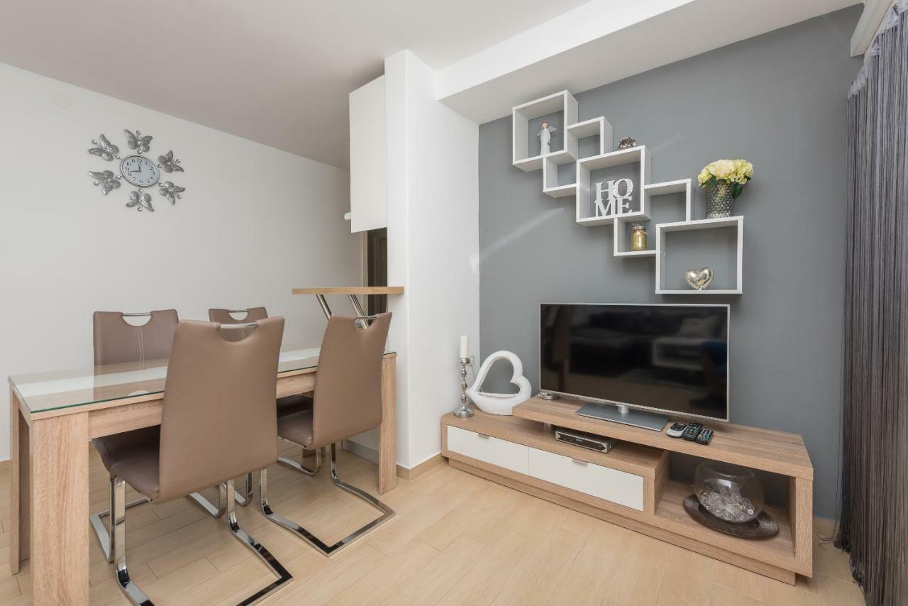 Apartmani Mona Makarska Buitenkant foto