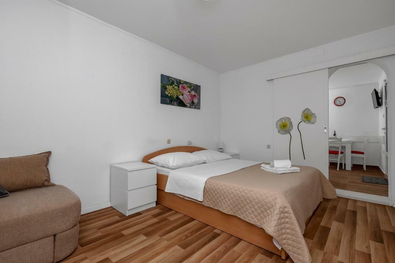 Apartmani Mona Makarska Buitenkant foto