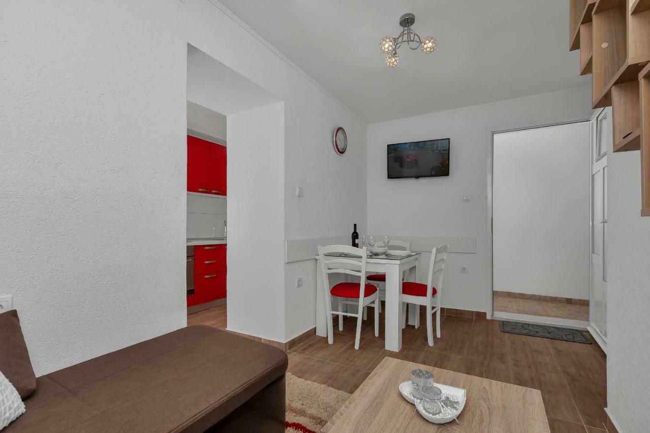 Apartmani Mona Makarska Buitenkant foto
