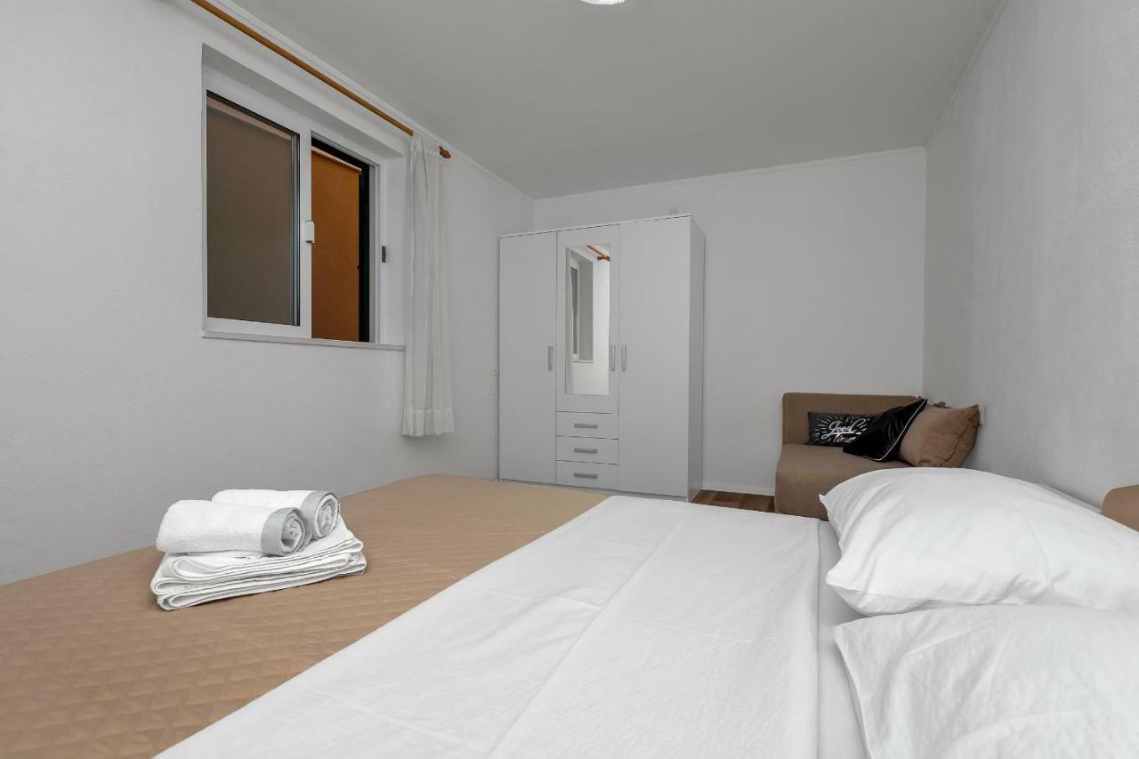 Apartmani Mona Makarska Buitenkant foto