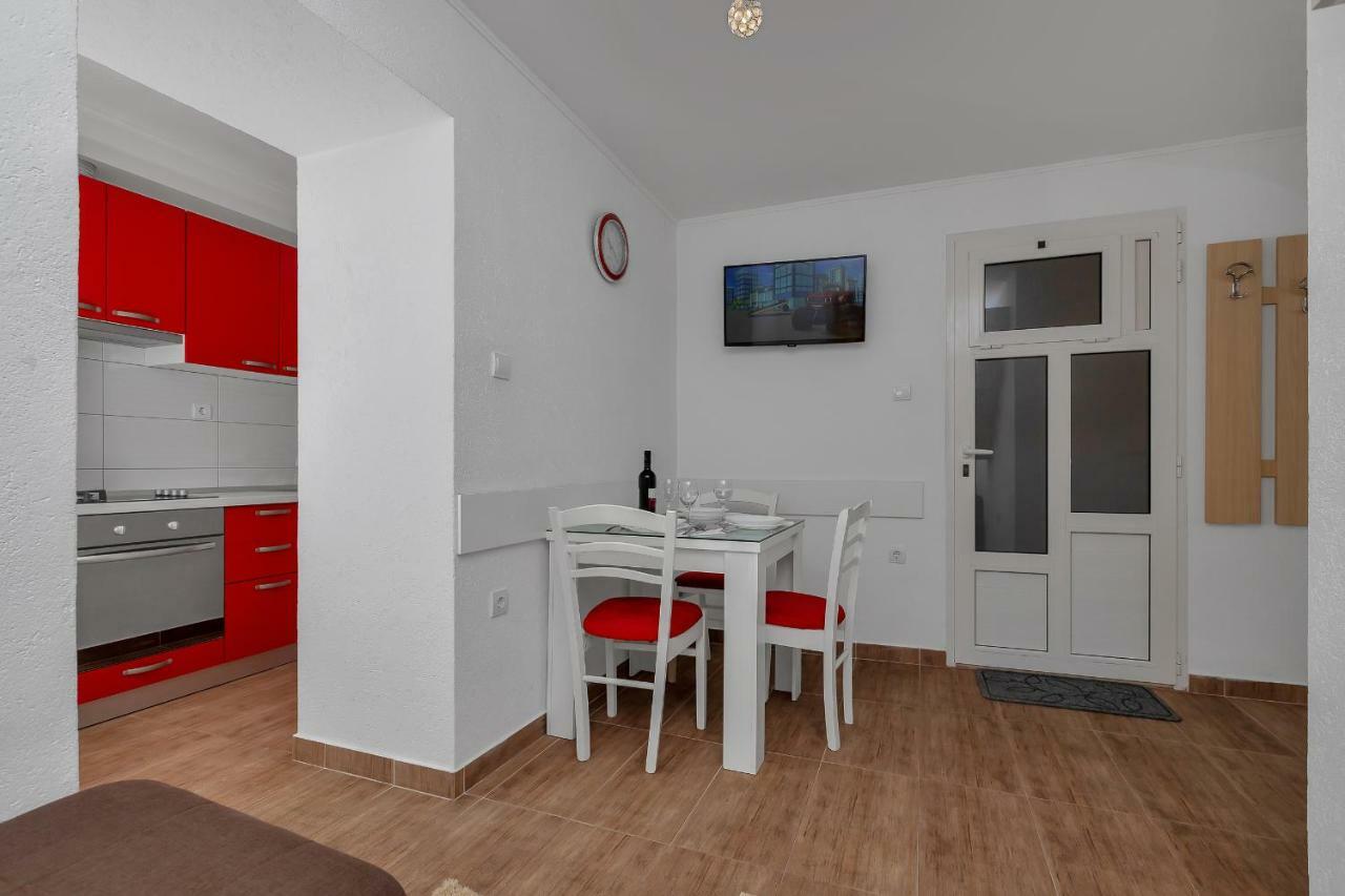 Apartmani Mona Makarska Buitenkant foto
