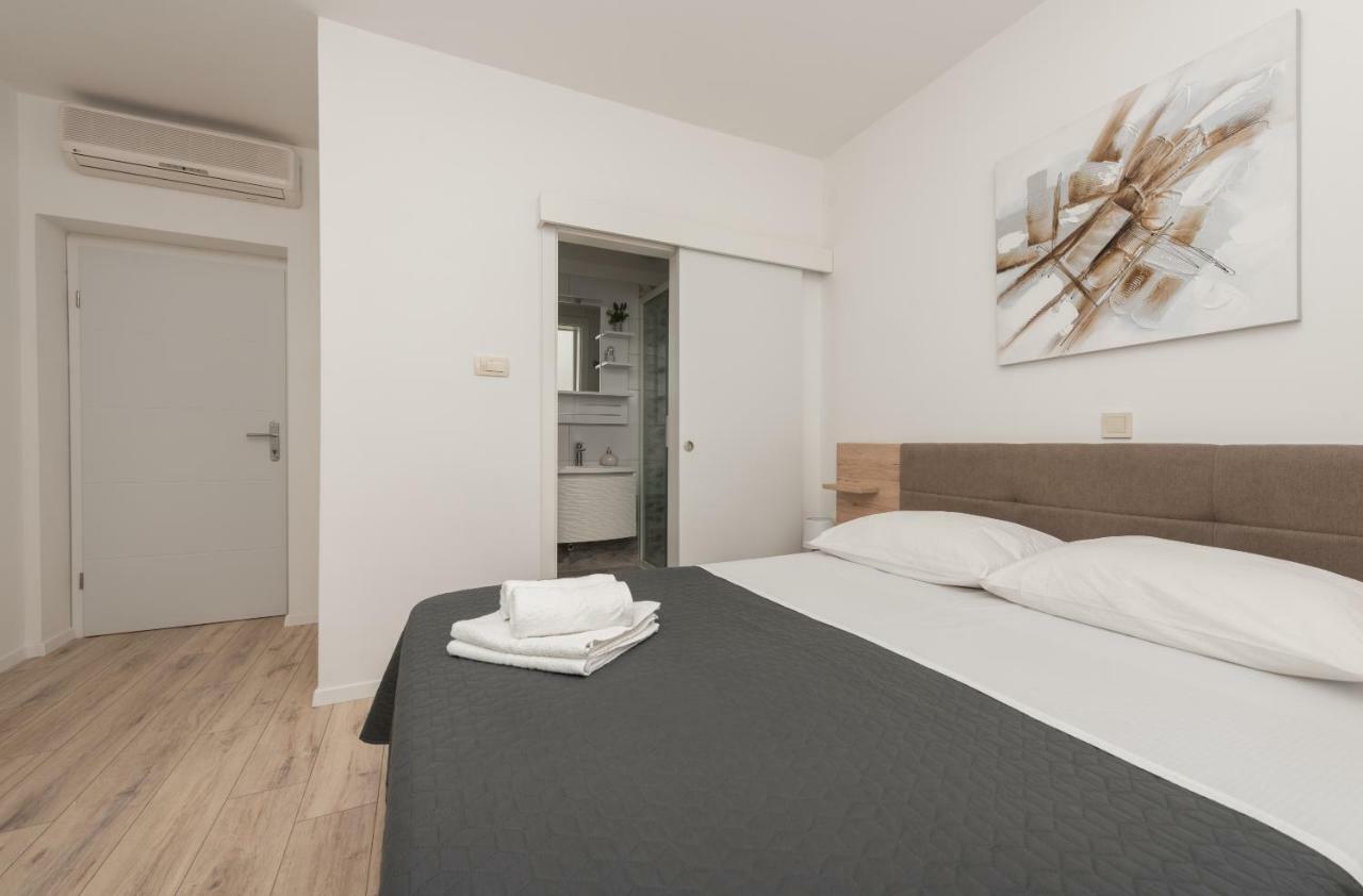 Apartmani Mona Makarska Buitenkant foto
