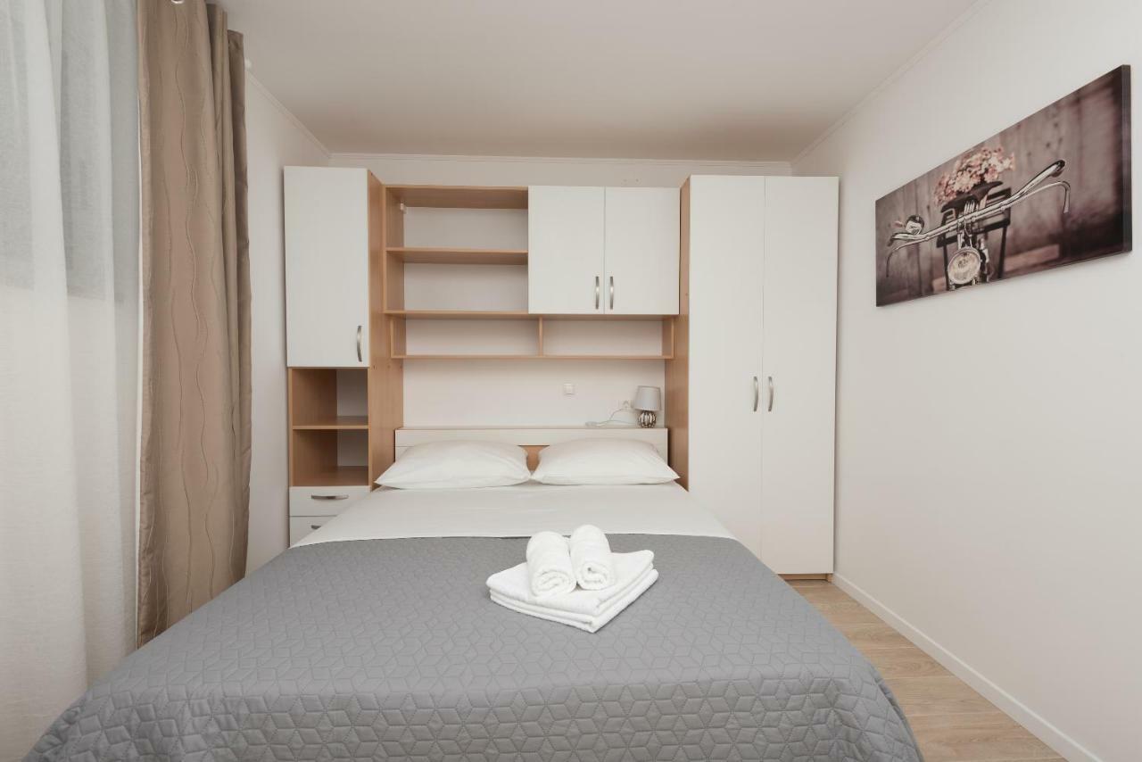 Apartmani Mona Makarska Buitenkant foto