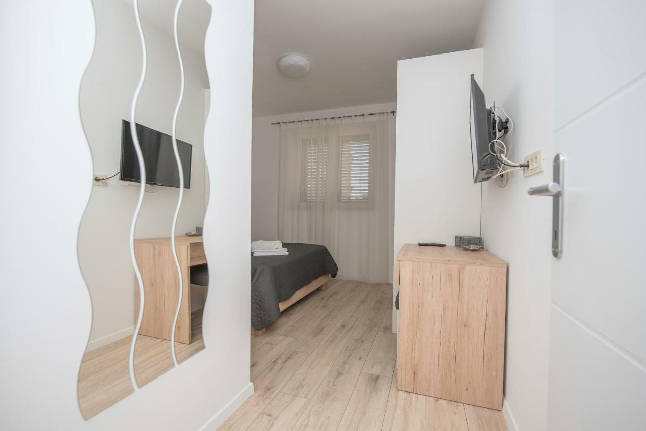 Apartmani Mona Makarska Buitenkant foto