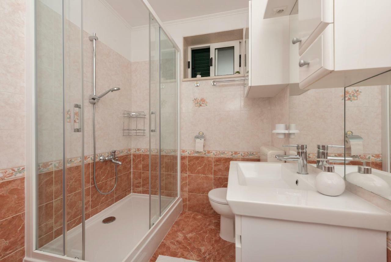 Apartmani Mona Makarska Buitenkant foto