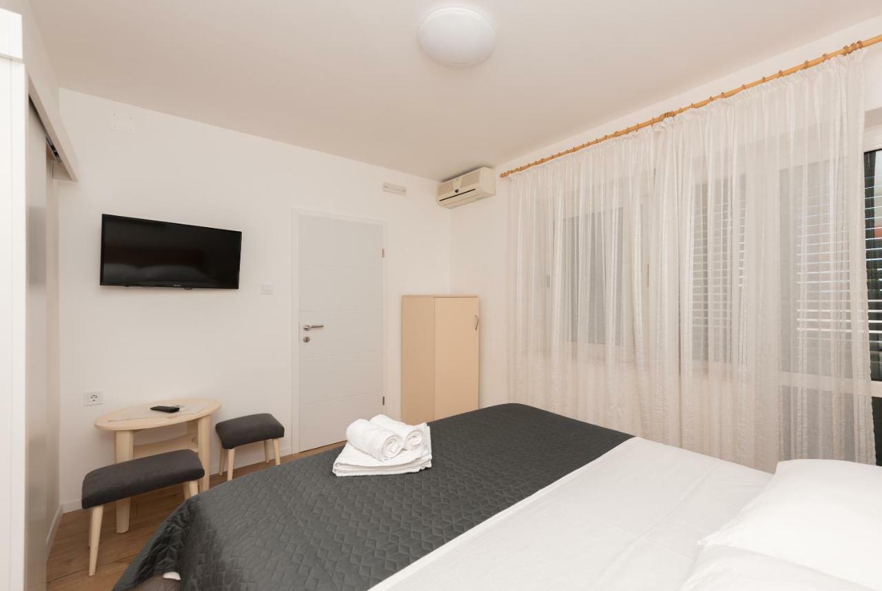 Apartmani Mona Makarska Buitenkant foto