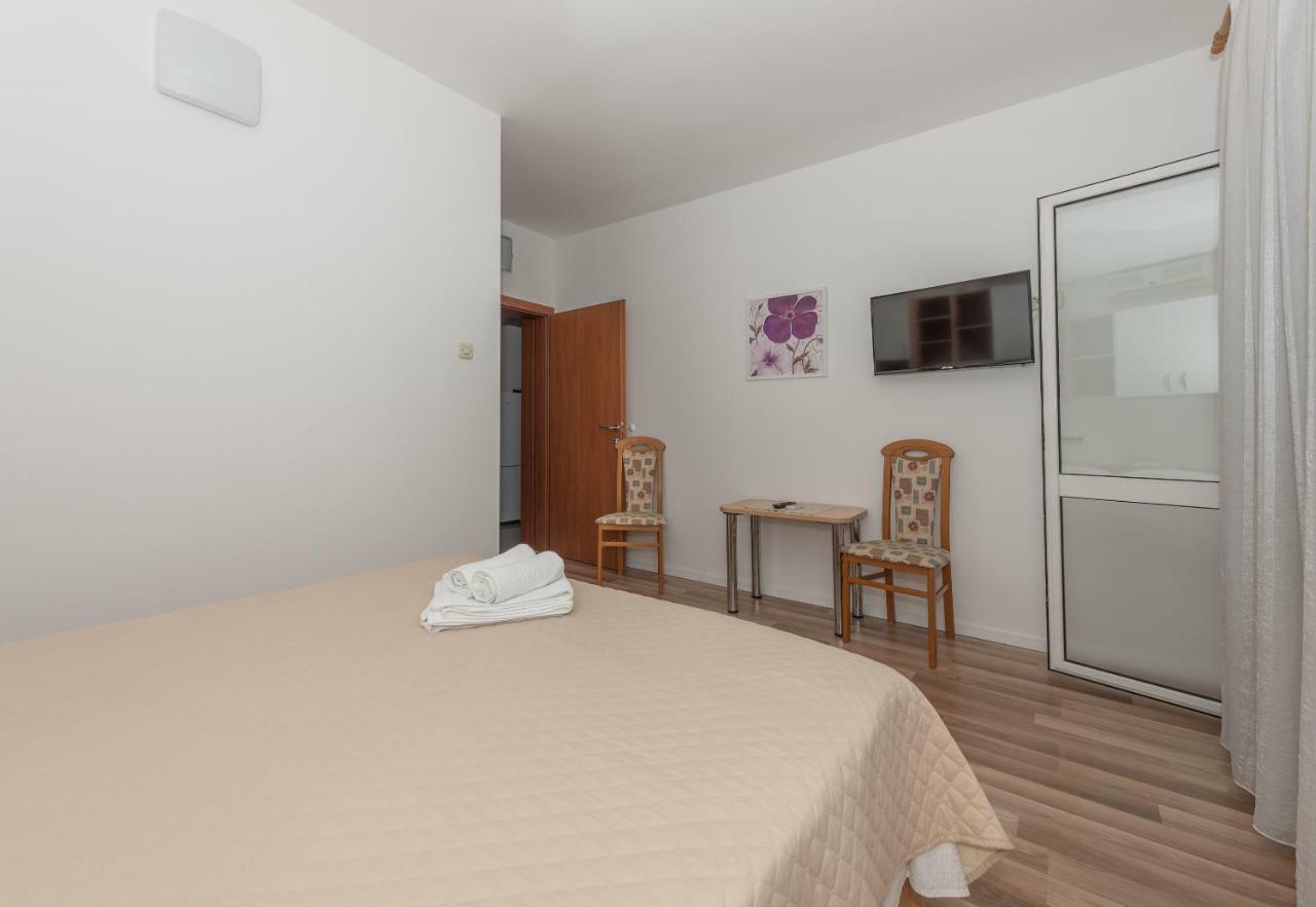 Apartmani Mona Makarska Buitenkant foto