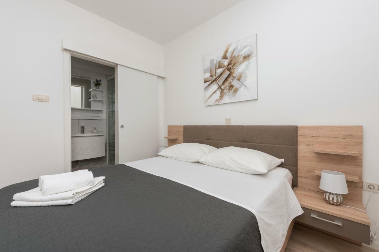 Apartmani Mona Makarska Buitenkant foto
