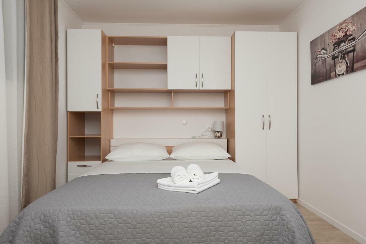Apartmani Mona Makarska Buitenkant foto