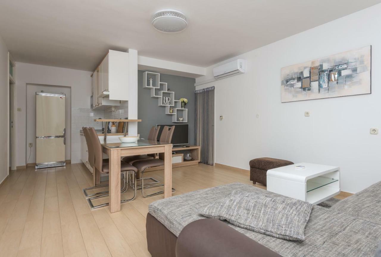 Apartmani Mona Makarska Buitenkant foto