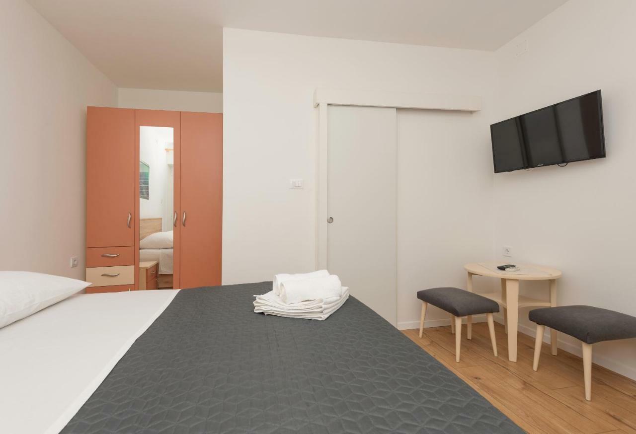 Apartmani Mona Makarska Buitenkant foto