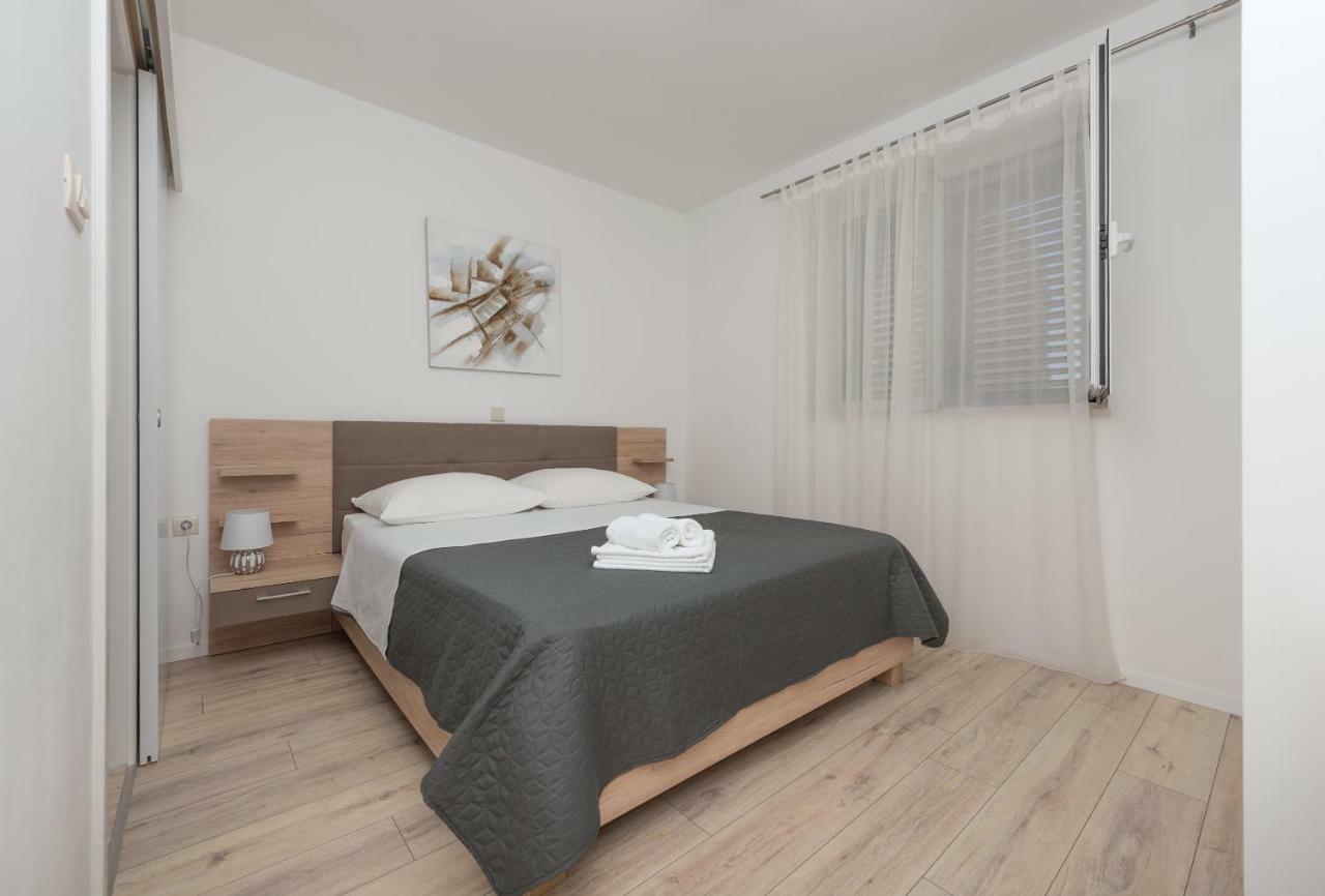 Apartmani Mona Makarska Buitenkant foto