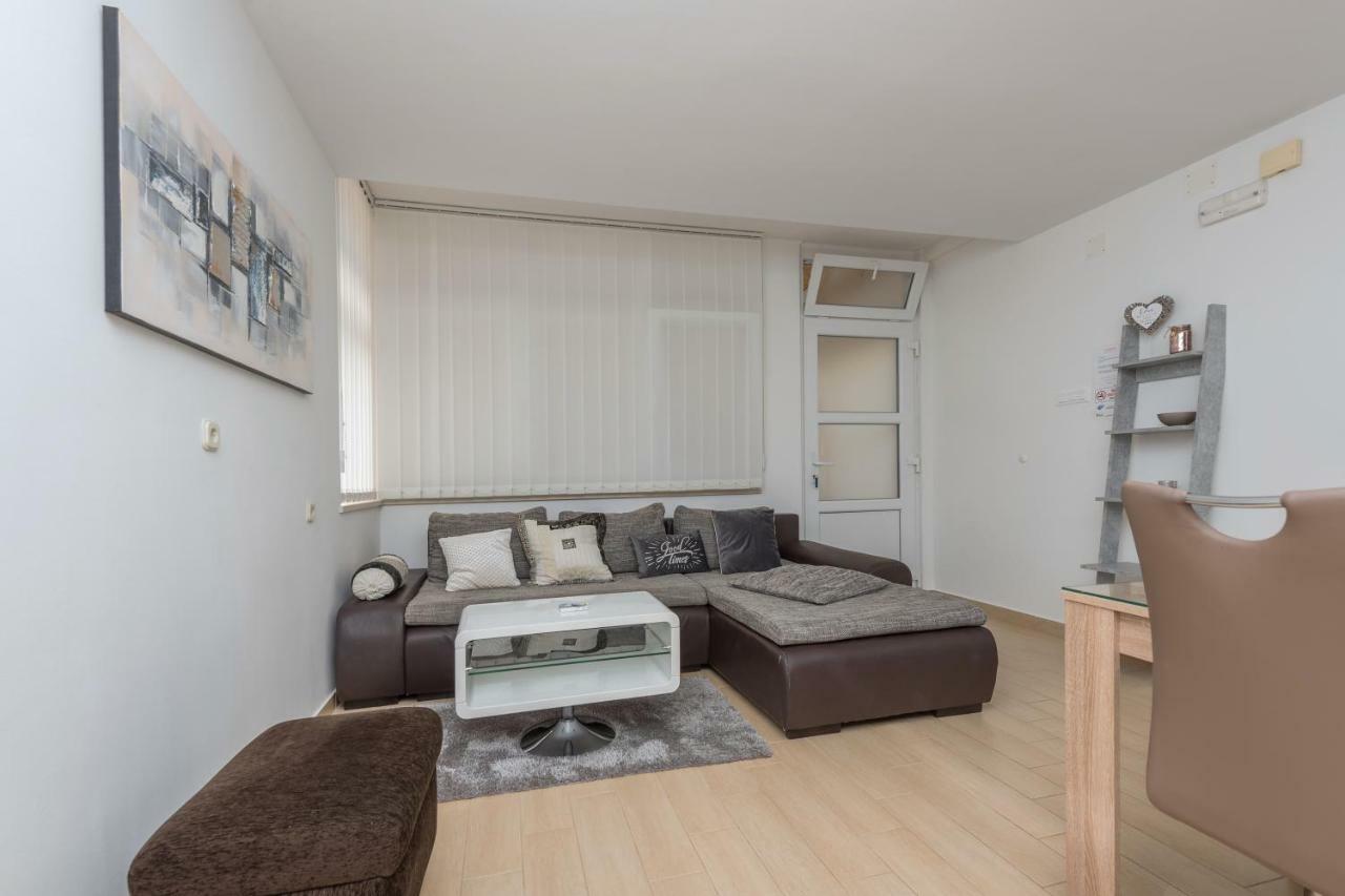 Apartmani Mona Makarska Buitenkant foto