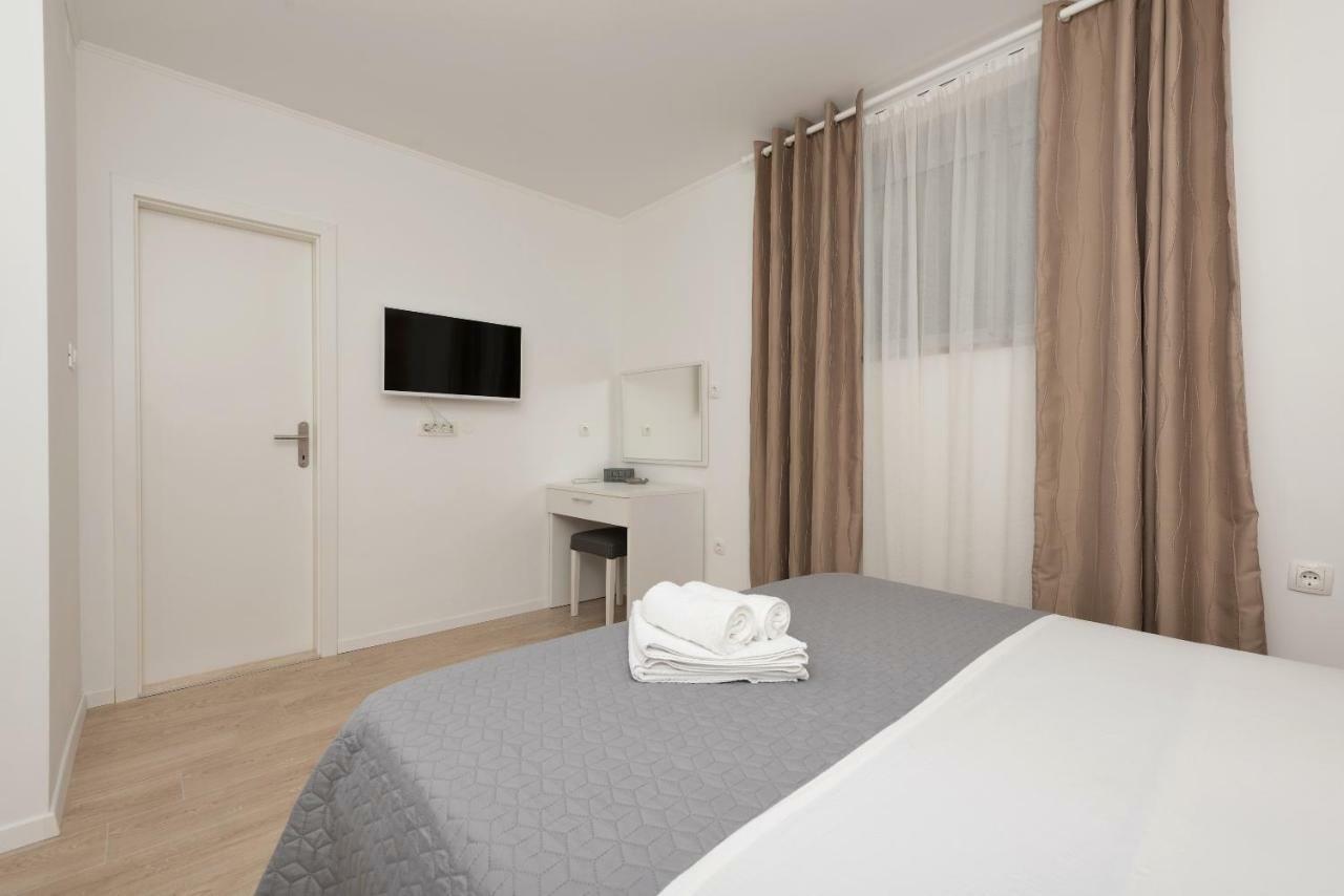 Apartmani Mona Makarska Buitenkant foto