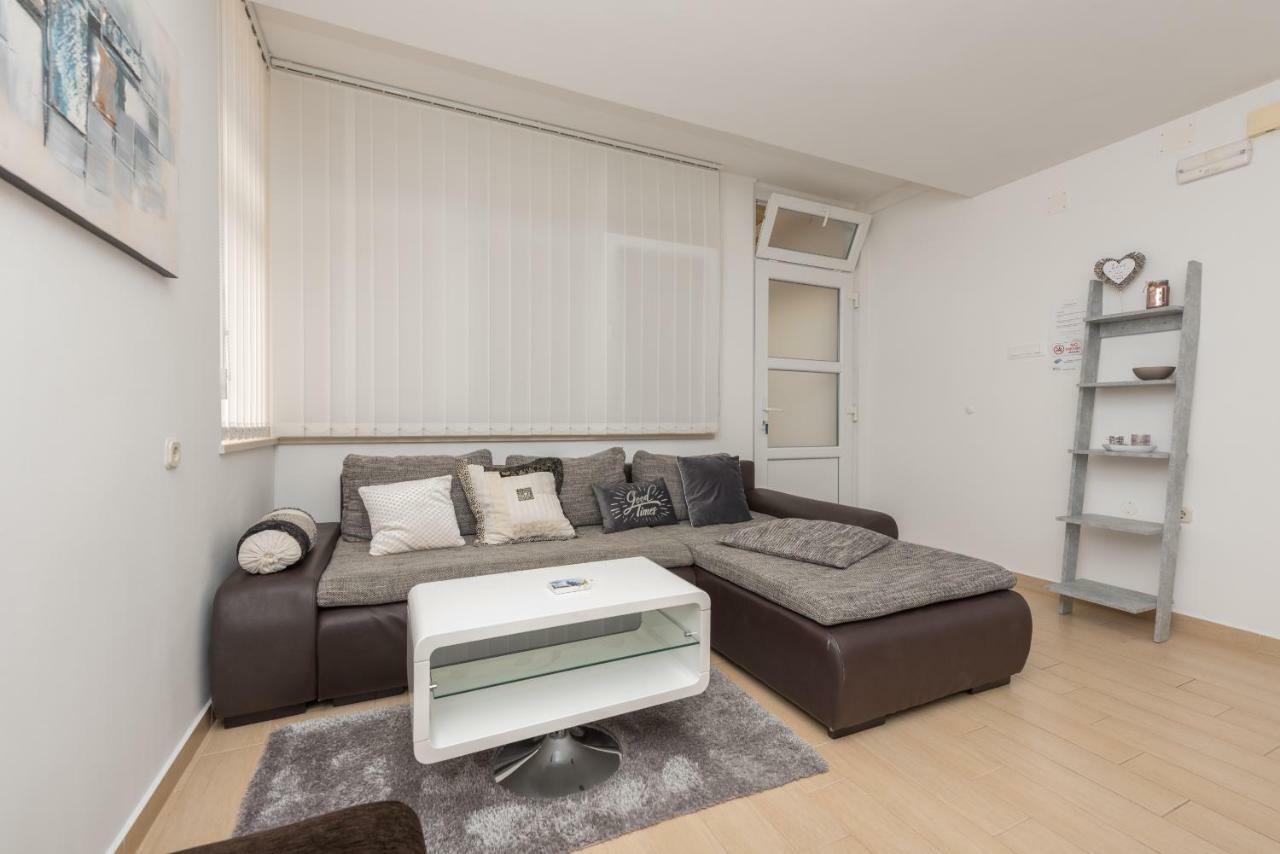 Apartmani Mona Makarska Buitenkant foto